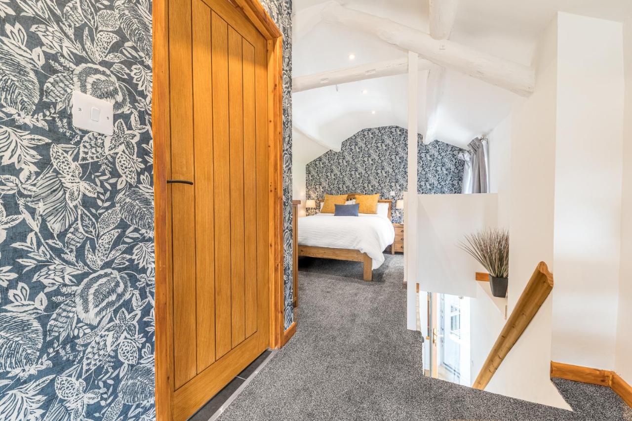 The Black Dog Apartment Dalton in Furness Εξωτερικό φωτογραφία